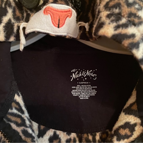 NICK & NORA Sz Medium Cheetah Print Hooded One Piece PJs Onesie Front Zip - Picture 4 of 7